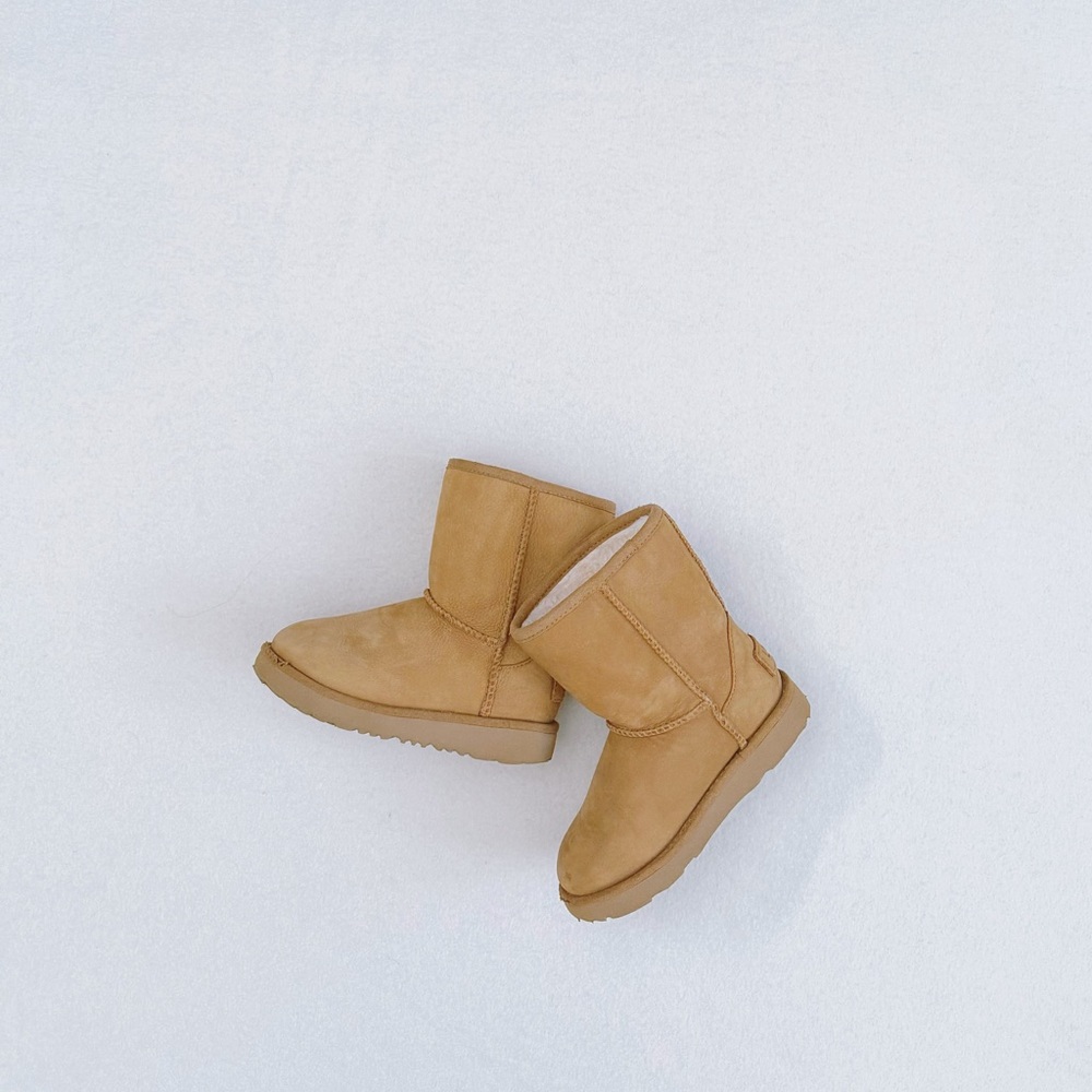UGG Kids Classic Short II Waterproof Chestnut Sheepskin Winter Boots 1019646T 9